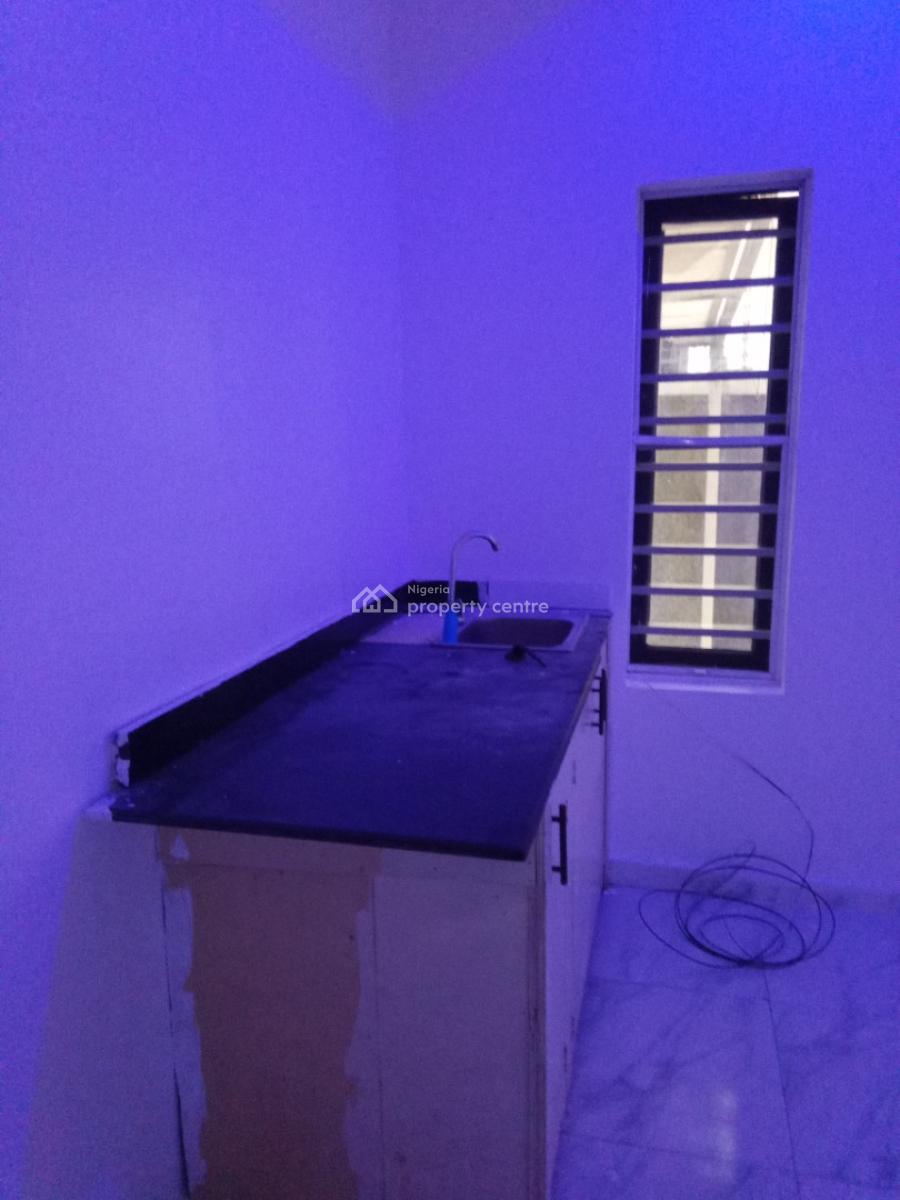 a Spacious Mini Flat, Chevron Drive, Chevy View Estate, Lekki, Lagos, Mini Flat (room and Parlour) for Rent