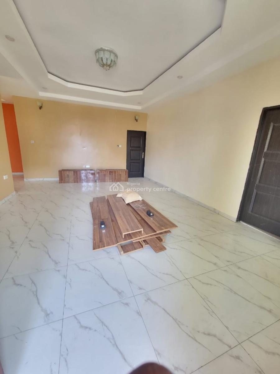 Sharp and Spacious 3 Bedroom Flat, Ologolo, Lekki, Lagos, Flat / Apartment for Rent