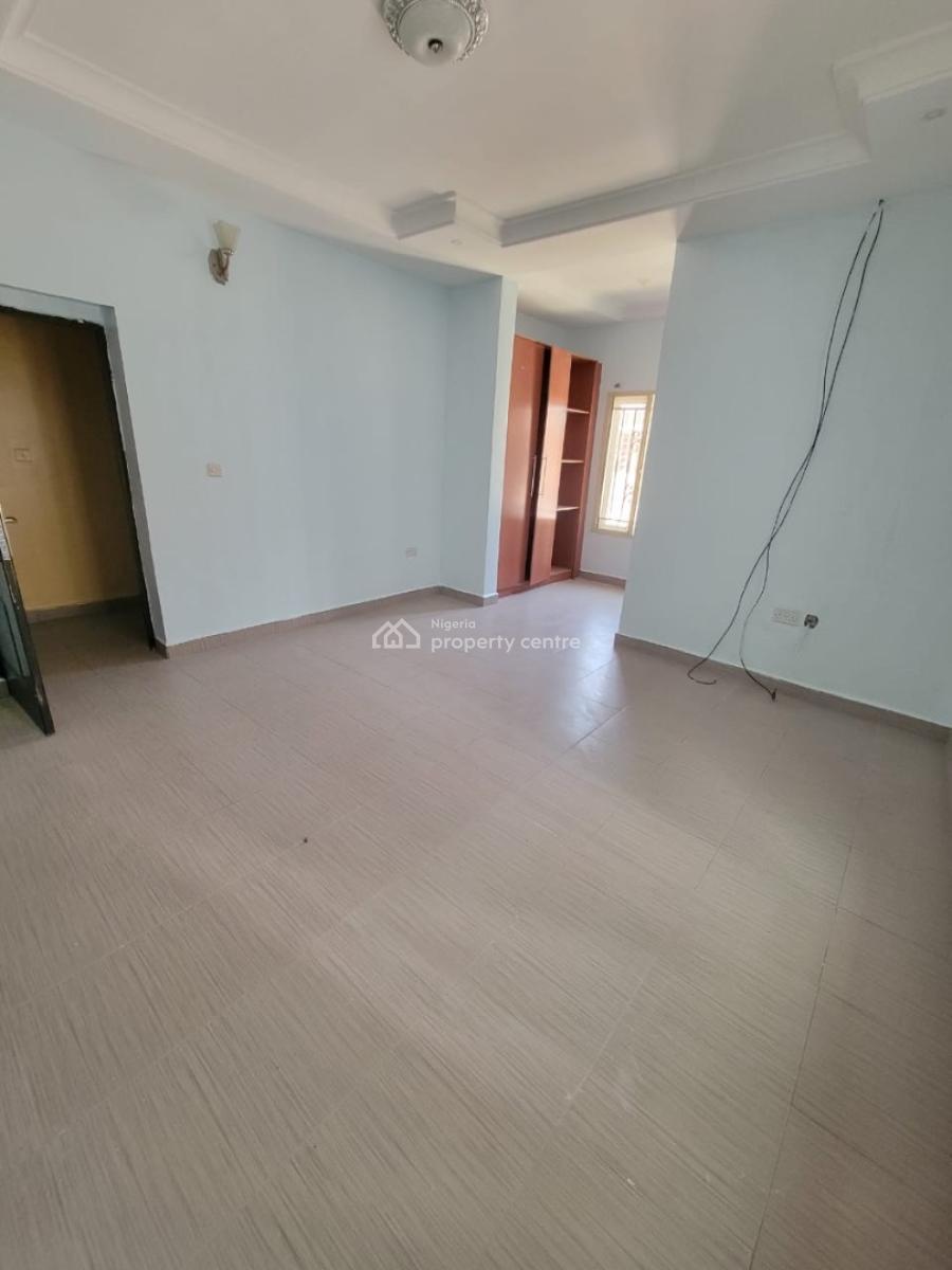 Sharp and Spacious 3 Bedroom Flat, Ologolo, Lekki, Lagos, Flat / Apartment for Rent