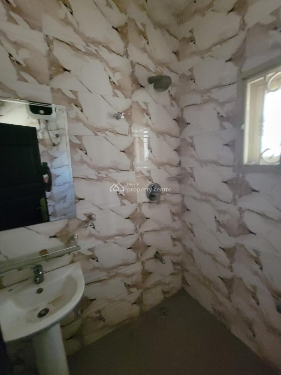 Sharp and Spacious 3 Bedroom Flat, Ologolo, Lekki, Lagos, Flat / Apartment for Rent