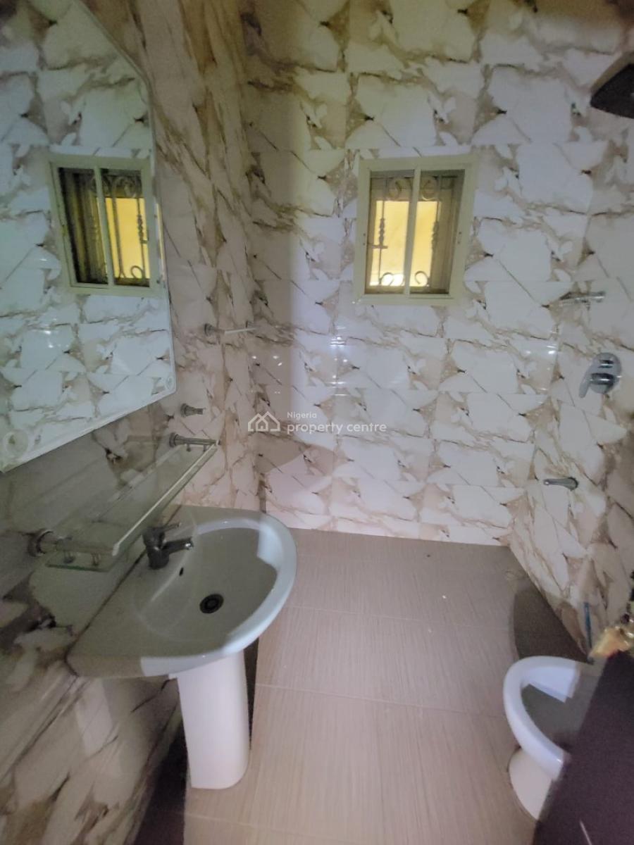 Sharp and Spacious 3 Bedroom Flat, Ologolo, Lekki, Lagos, Flat / Apartment for Rent