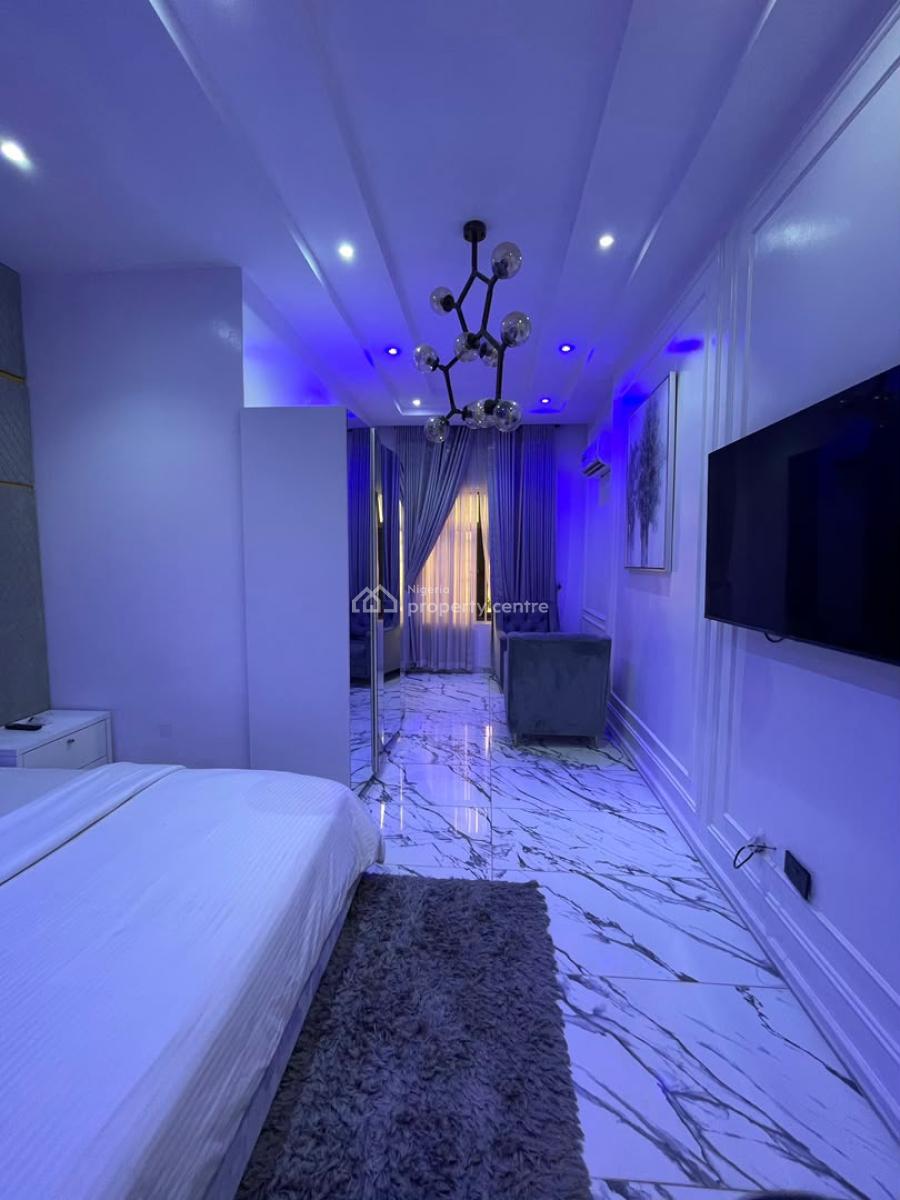 3 Bedrooms Penthouse, Off Admiralty Road, Lekki Phase 1, Lekki, Lagos, Flat / Apartment for Rent
