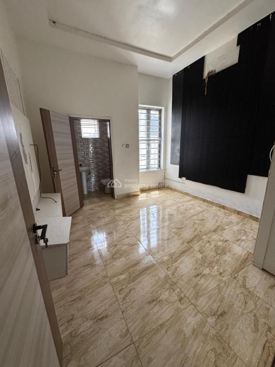 Big Room Upstairs (semi Masters), Van Daniels Estate Orchid Road, Lekki, Lagos, Self Contain (single Rooms) for Rent