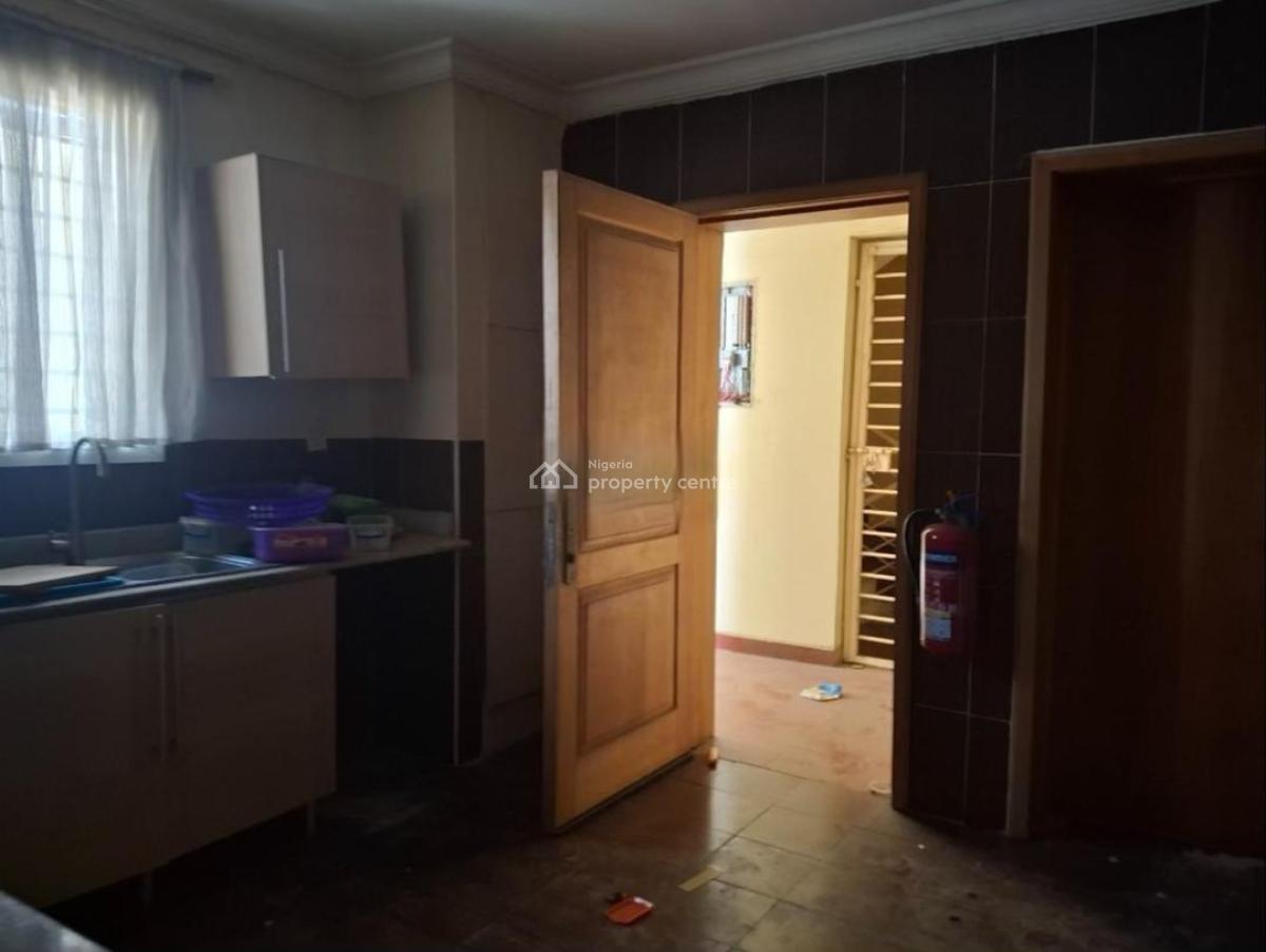3 Bedroom Luxury Flat with 1 Room Bq, Lekki Phase 1, Lekki, Lagos, Flat / Apartment for Rent