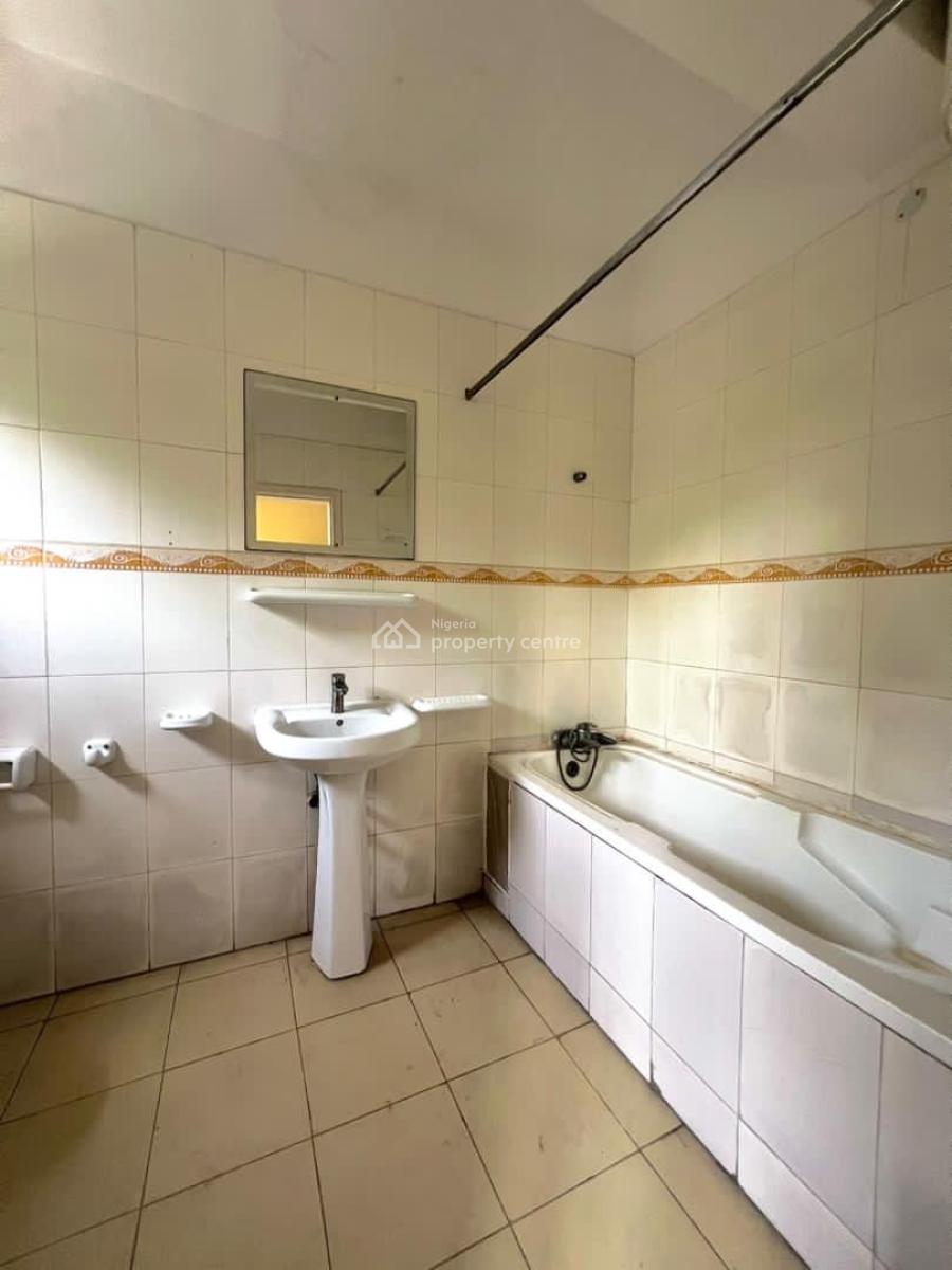3-bedroom Apartment with Bq & Swimming Pool, Lekki Phase 1, Lekki, Lagos, Flat / Apartment for Rent