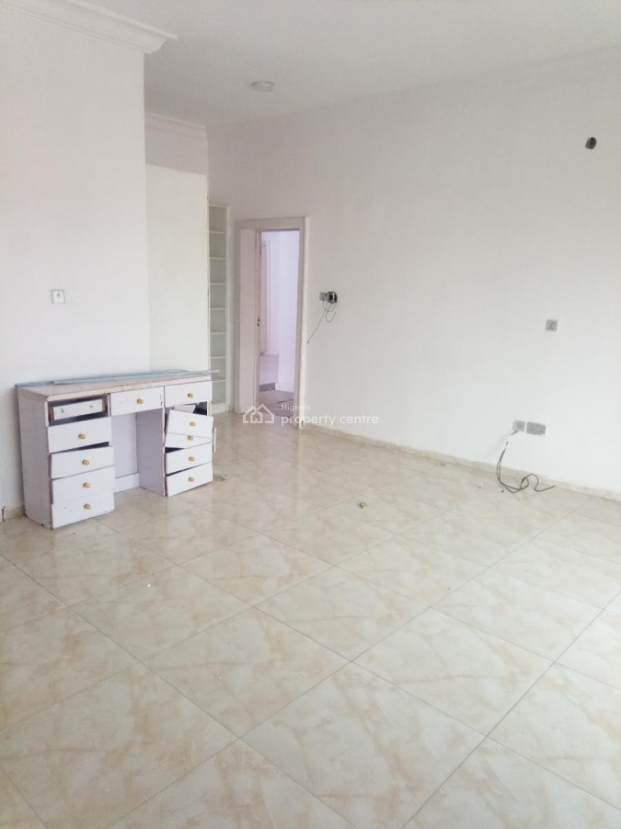 a Standard Mini Flat, Chevron Drive, Lekki Paradise 3 Estate, Lekki, Lagos, Mini Flat (room and Parlour) for Rent