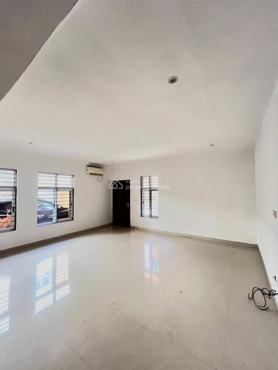 1 Bedroom Apartment with Gym and  Swimming Pool, Lekki Phase 1, Lekki, Lagos, Mini Flat (room and Parlour) for Rent