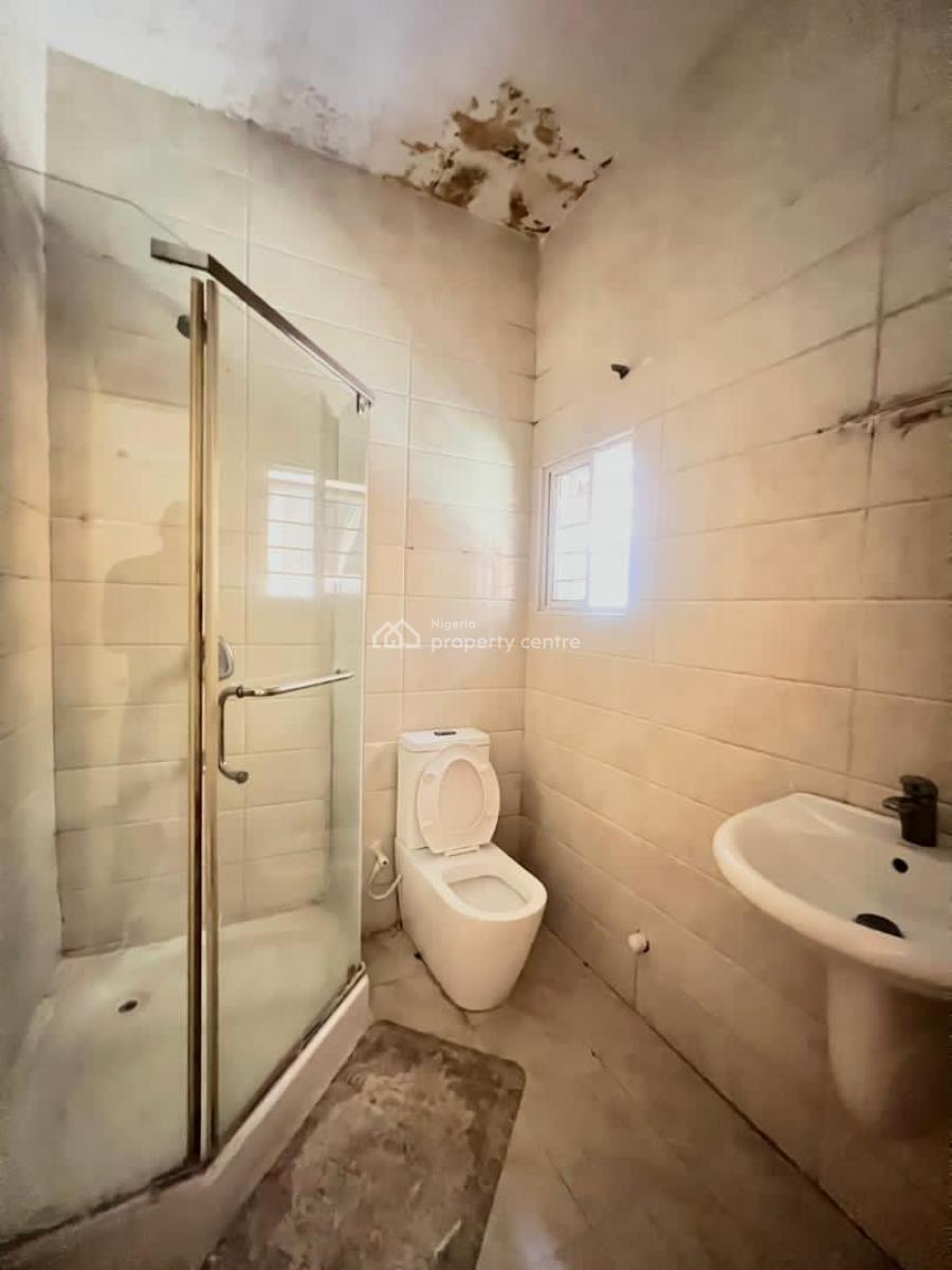 1 Bedroom Apartment with Gym and  Swimming Pool, Lekki Phase 1, Lekki, Lagos, Mini Flat (room and Parlour) for Rent