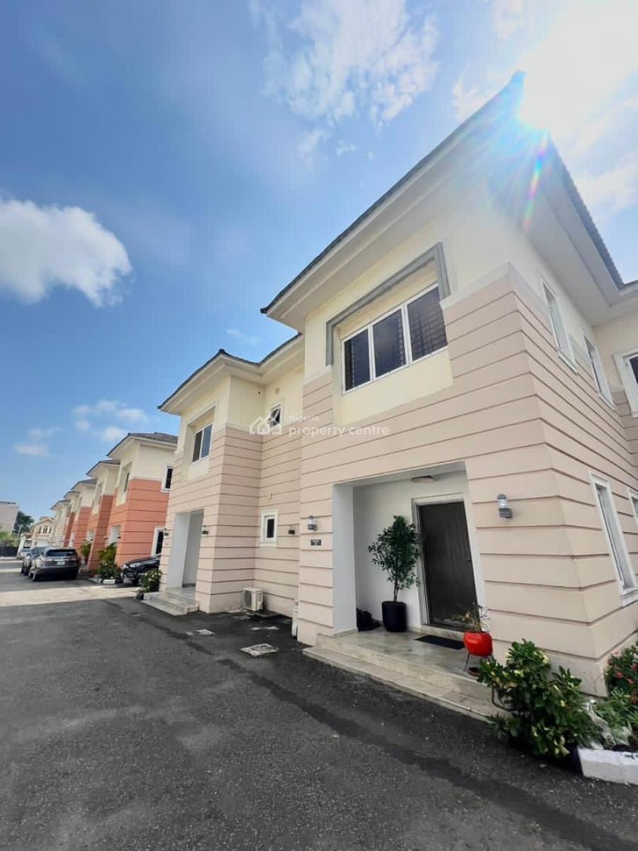 4 Bedroom Semi-detached with 2 Room Bq, Lekki Phase 1, Lekki, Lagos, Semi-detached Duplex for Rent