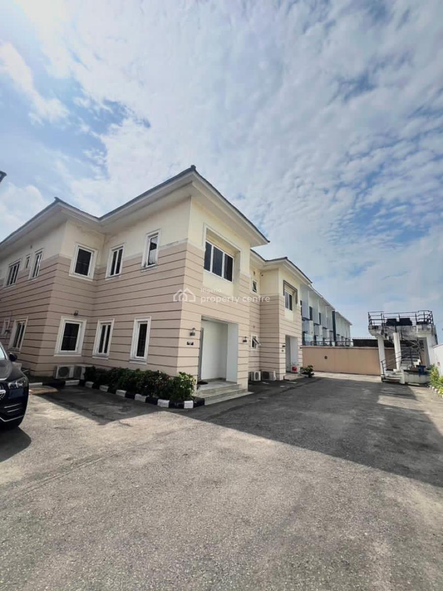 4 Bedroom Semi-detached with 2 Room Bq, Lekki Phase 1, Lekki, Lagos, Semi-detached Duplex for Rent