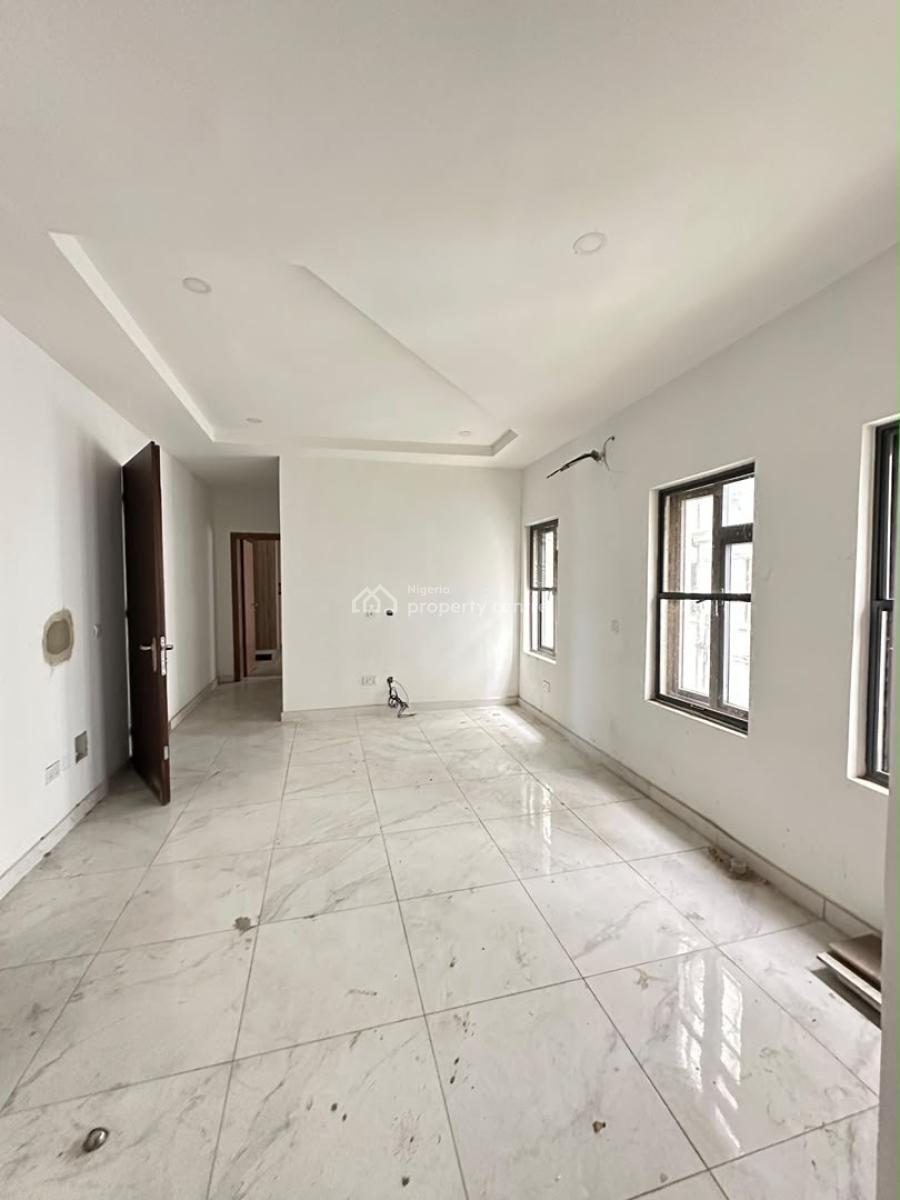 Spacious 1 Bedroom Apartment with Elevator & Parking Space, Prefect for Airbnb, Annual Rent Or Personal Residence, Lekki Phase 1, Lekki, Lagos, Flat / Apartment for Sale