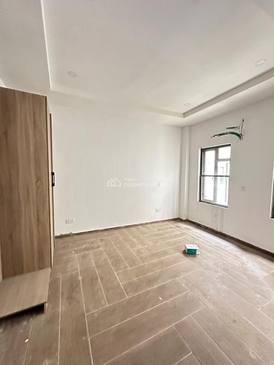 Spacious 1 Bedroom Apartment with Elevator & Parking Space, Prefect for Airbnb, Annual Rent Or Personal Residence, Lekki Phase 1, Lekki, Lagos, Flat / Apartment for Sale