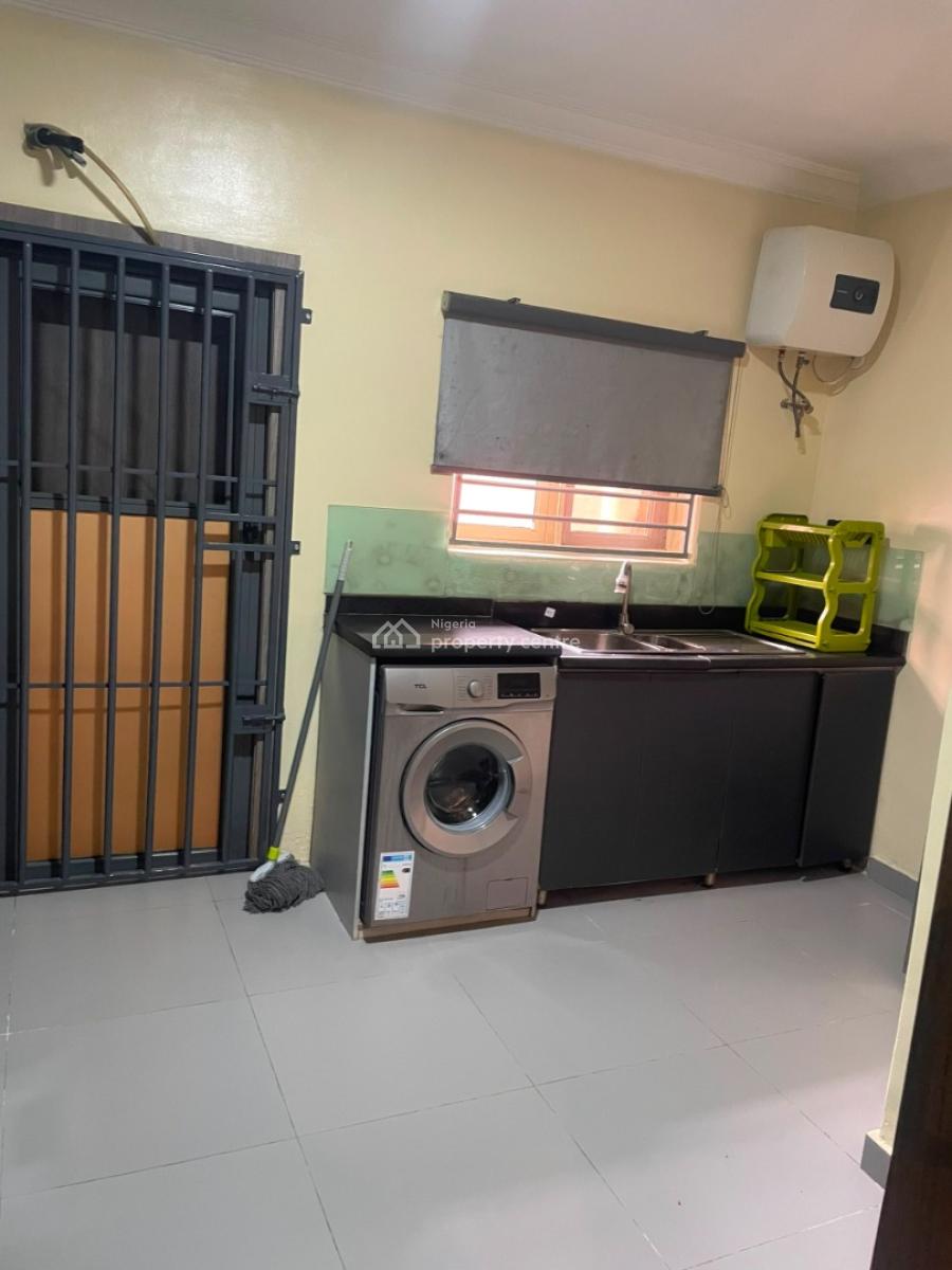 a Superbly Furnished 3 Bedroom Apartment with Bq, in The Heart of Lekki Phase1, Lekki Phase 1, Lekki, Lagos, House for Rent