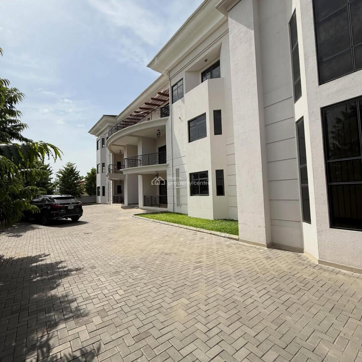 1 Units of 5 Bedroom Duplex + 2 Maid Room & 4 Units of 3 Bedroom Flat, Maitama District, Abuja, Detached Duplex for Sale
