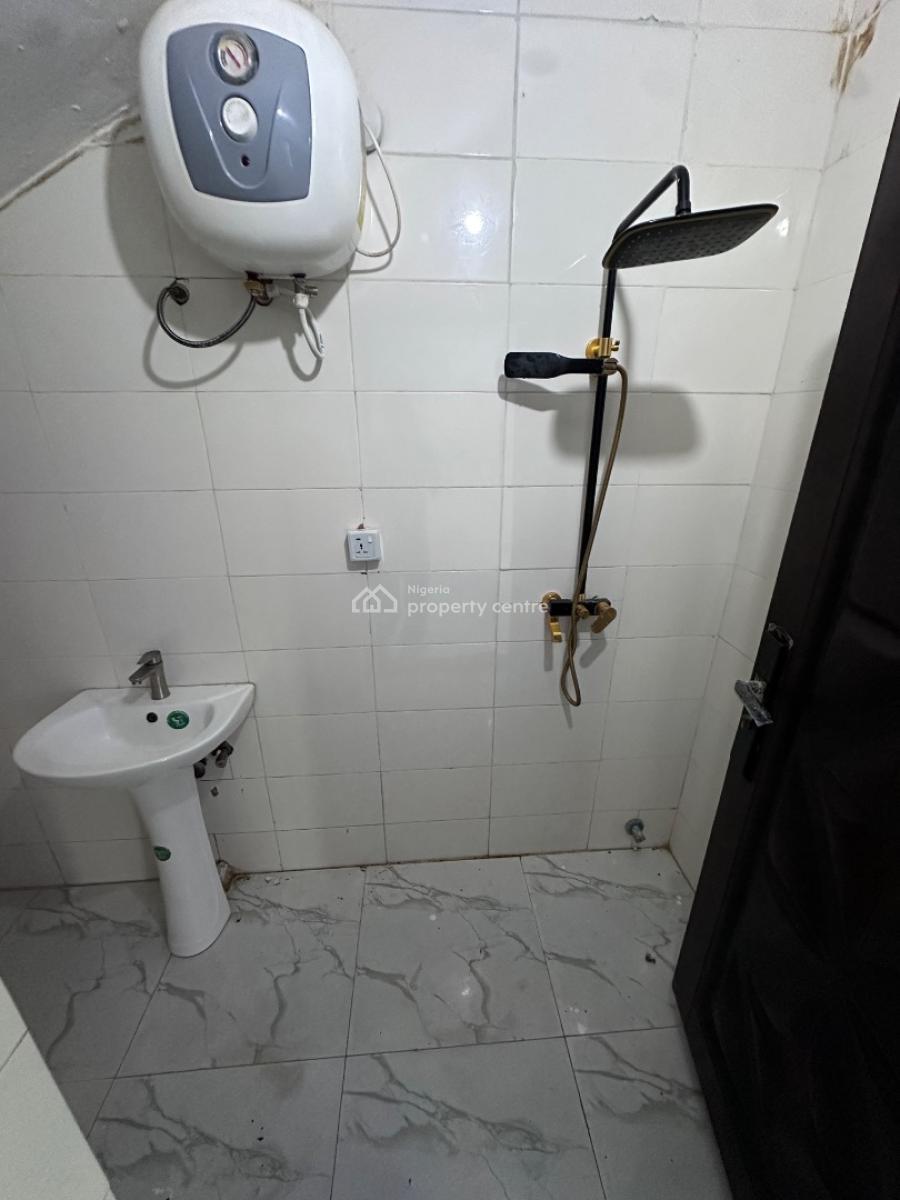 Spacious Miniflat, Davies Court By Catholic Church Road, Ologolo, Lekki, Lagos, Mini Flat (room and Parlour) for Rent