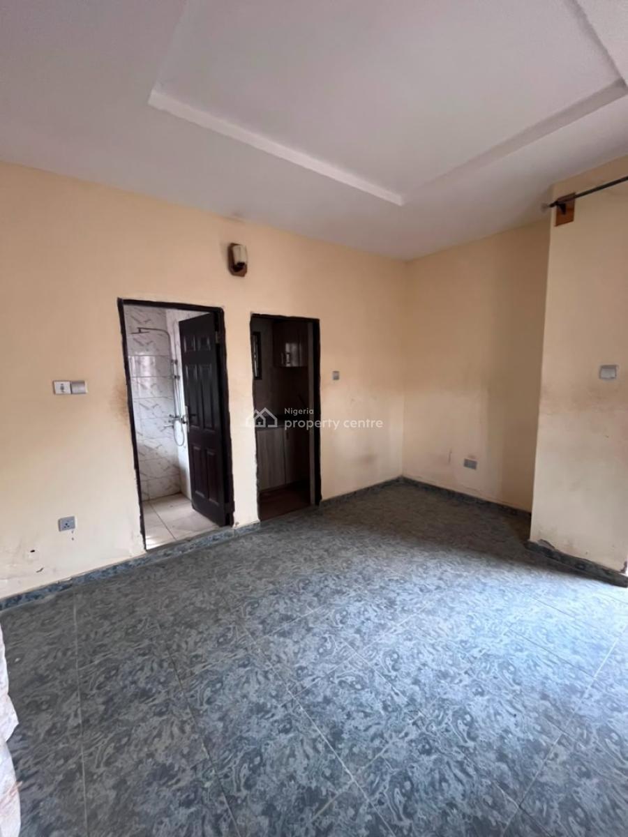 Very Spacious Self Contained, Behind Faplins Estate, Galadimawa, Abuja, Self Contain (single Rooms) for Rent