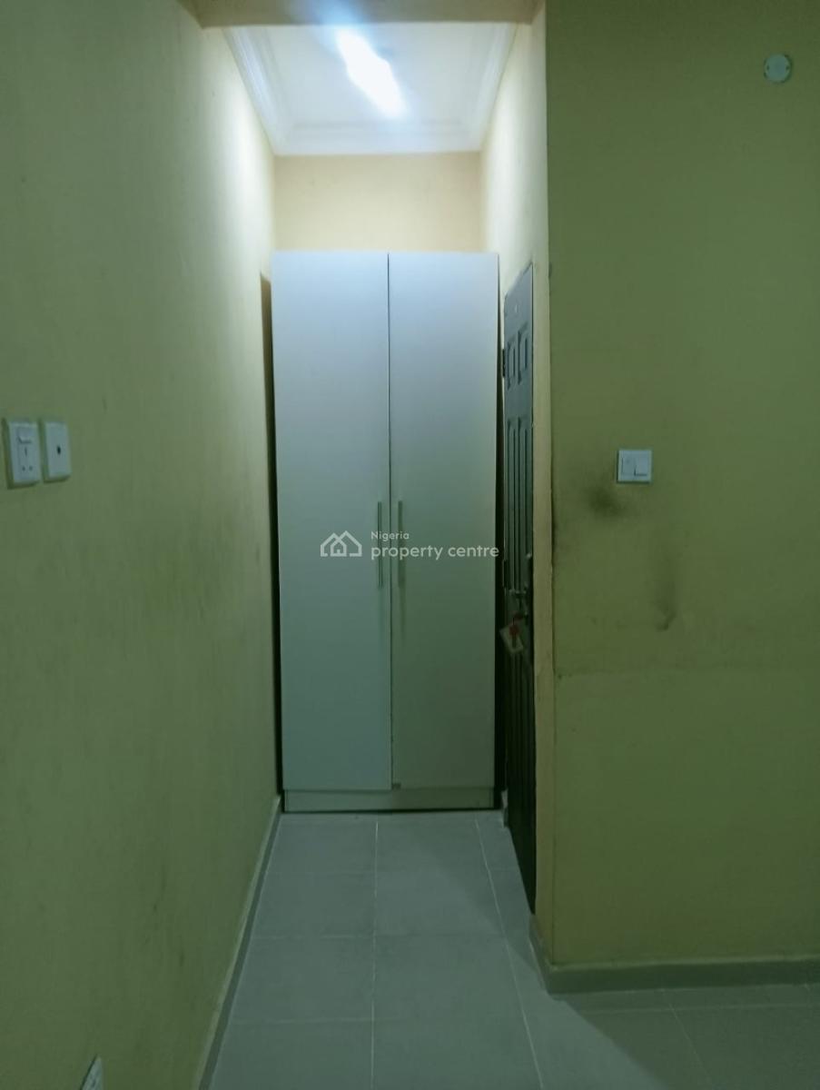 Executive 2 Bedroom Flat with Rooms En-suite and Spacious Kitchen, Olowora, Magodo, Lagos, Flat / Apartment for Rent