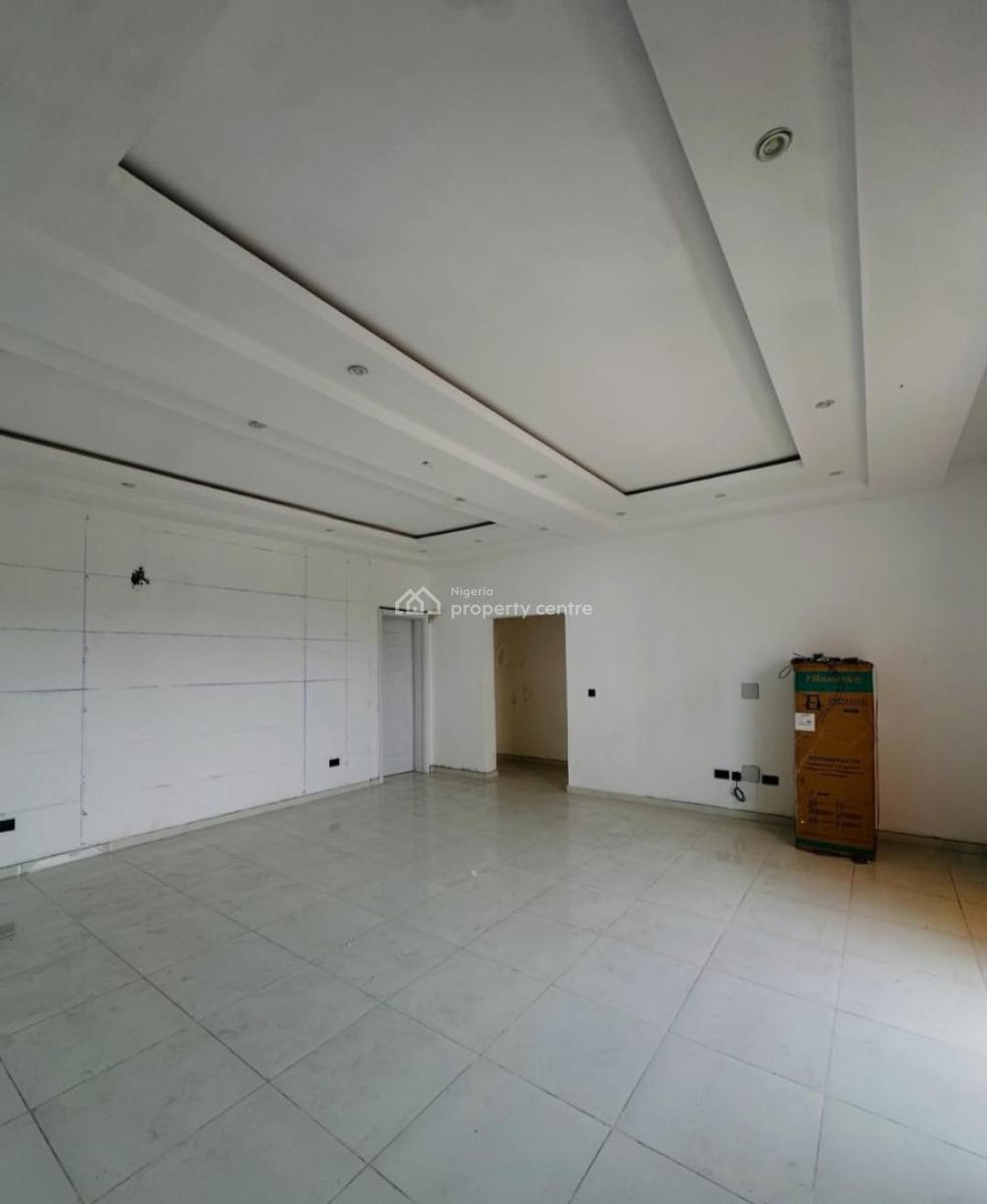 Brand New and Serviced with 24/7 Power Supply 3 Bedroom En-suite Flat., Lekki Phase 1, Lekki, Lagos, Flat / Apartment for Rent