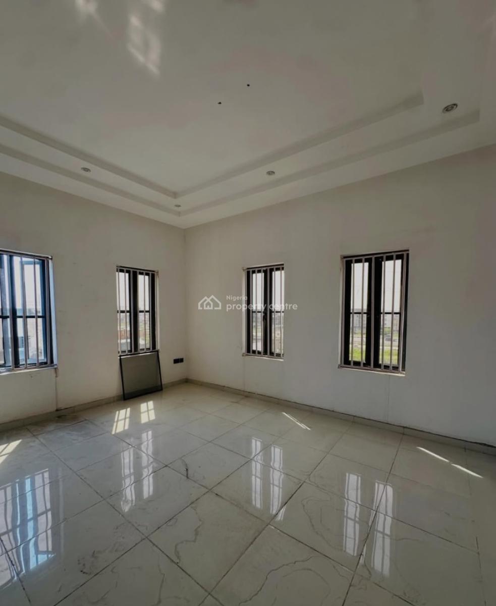Brand New and Serviced with 24/7 Power Supply 3 Bedroom En-suite Flat., Lekki Phase 1, Lekki, Lagos, Flat / Apartment for Rent
