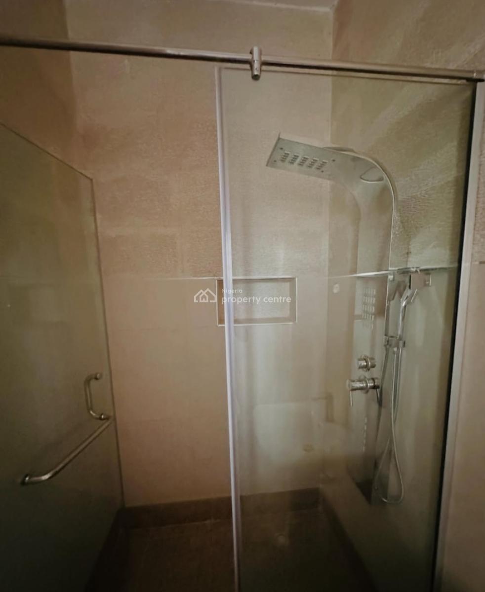 Brand New and Serviced with 24/7 Power Supply 3 Bedroom En-suite Flat., Lekki Phase 1, Lekki, Lagos, Flat / Apartment for Rent