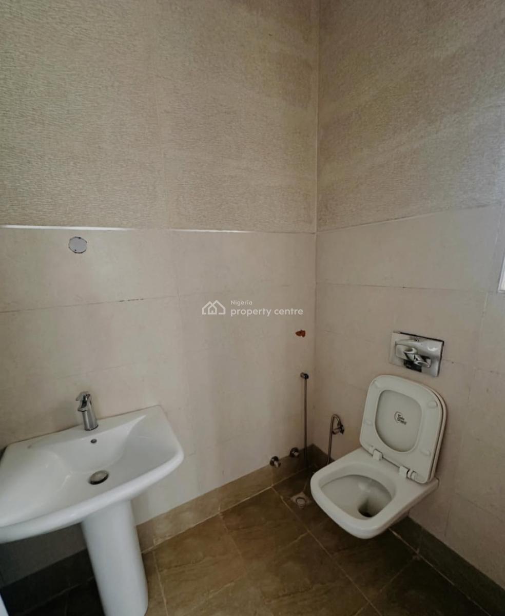 Brand New and Serviced with 24/7 Power Supply 3 Bedroom En-suite Flat., Lekki Phase 1, Lekki, Lagos, Flat / Apartment for Rent