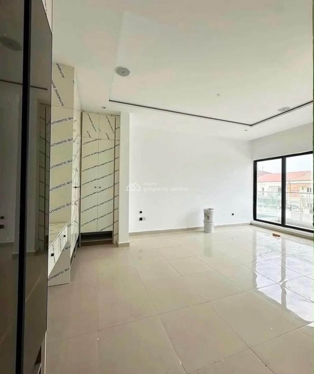 2 Bedroom Apartment with Pool, Lekki Phase 1, Lekki, Lagos, Flat / Apartment for Rent