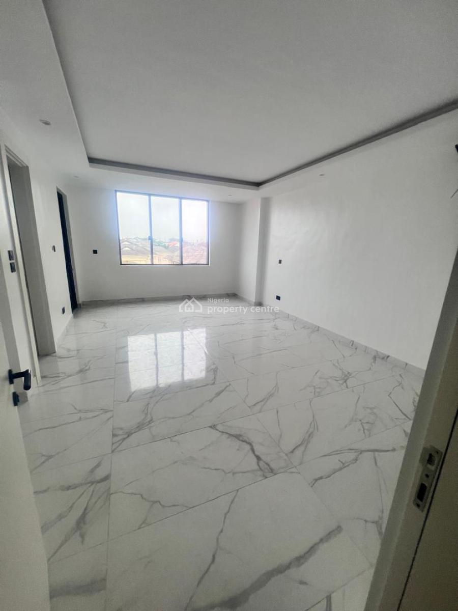 Spacious 5 Bedroom Semi Detached Terrace with Self Compound, Lekki Phase 1, Lekki, Lagos, Semi-detached Duplex for Sale