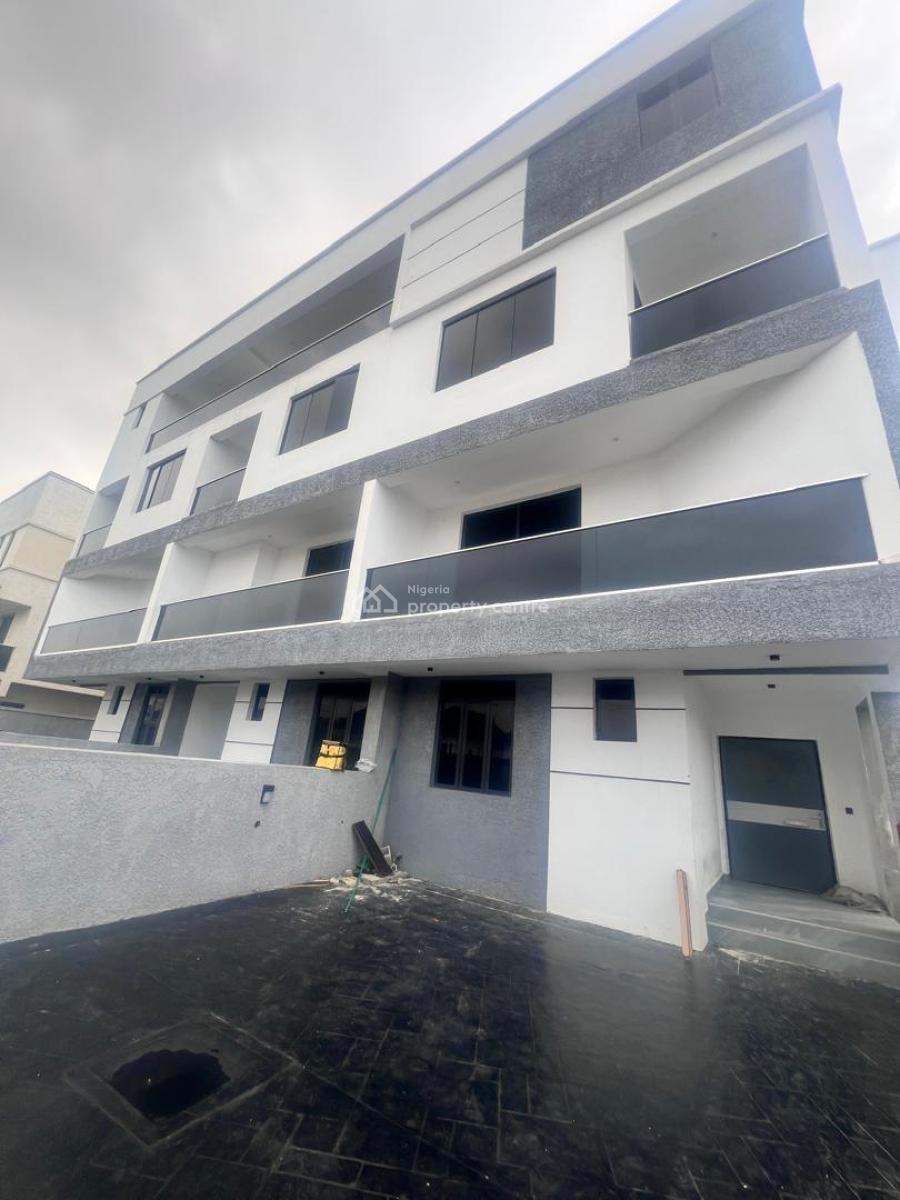 Spacious 5 Bedroom Semi Detached Terrace with Self Compound, Lekki Phase 1, Lekki, Lagos, Semi-detached Duplex for Sale