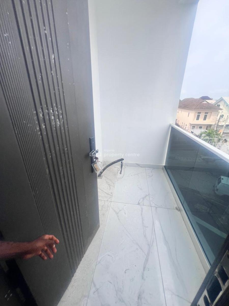 Spacious 5 Bedroom Semi Detached Terrace with Self Compound, Lekki Phase 1, Lekki, Lagos, Semi-detached Duplex for Sale