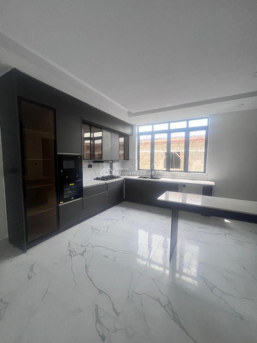 Spacious 5 Bedroom Semi Detached Terrace with Self Compound, Lekki Phase 1, Lekki, Lagos, Semi-detached Duplex for Sale