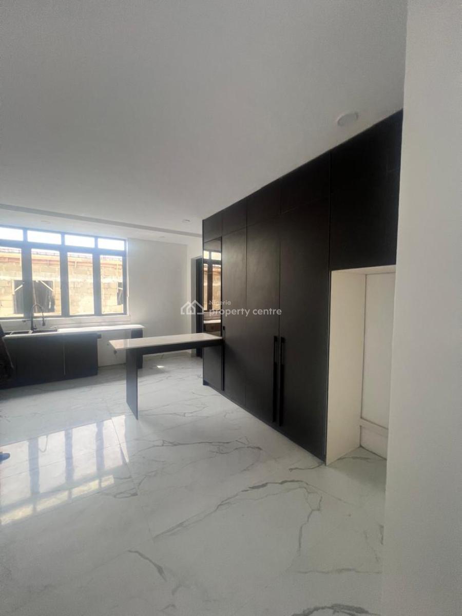 Spacious 5 Bedroom Semi Detached Terrace with Self Compound, Lekki Phase 1, Lekki, Lagos, Semi-detached Duplex for Sale