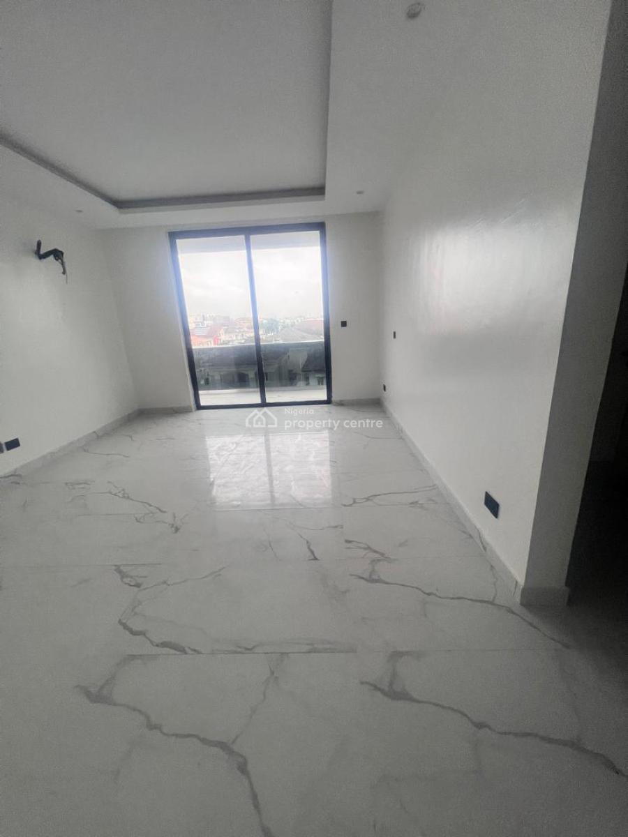 Spacious 5 Bedroom Semi Detached Terrace with Self Compound, Lekki Phase 1, Lekki, Lagos, Semi-detached Duplex for Sale