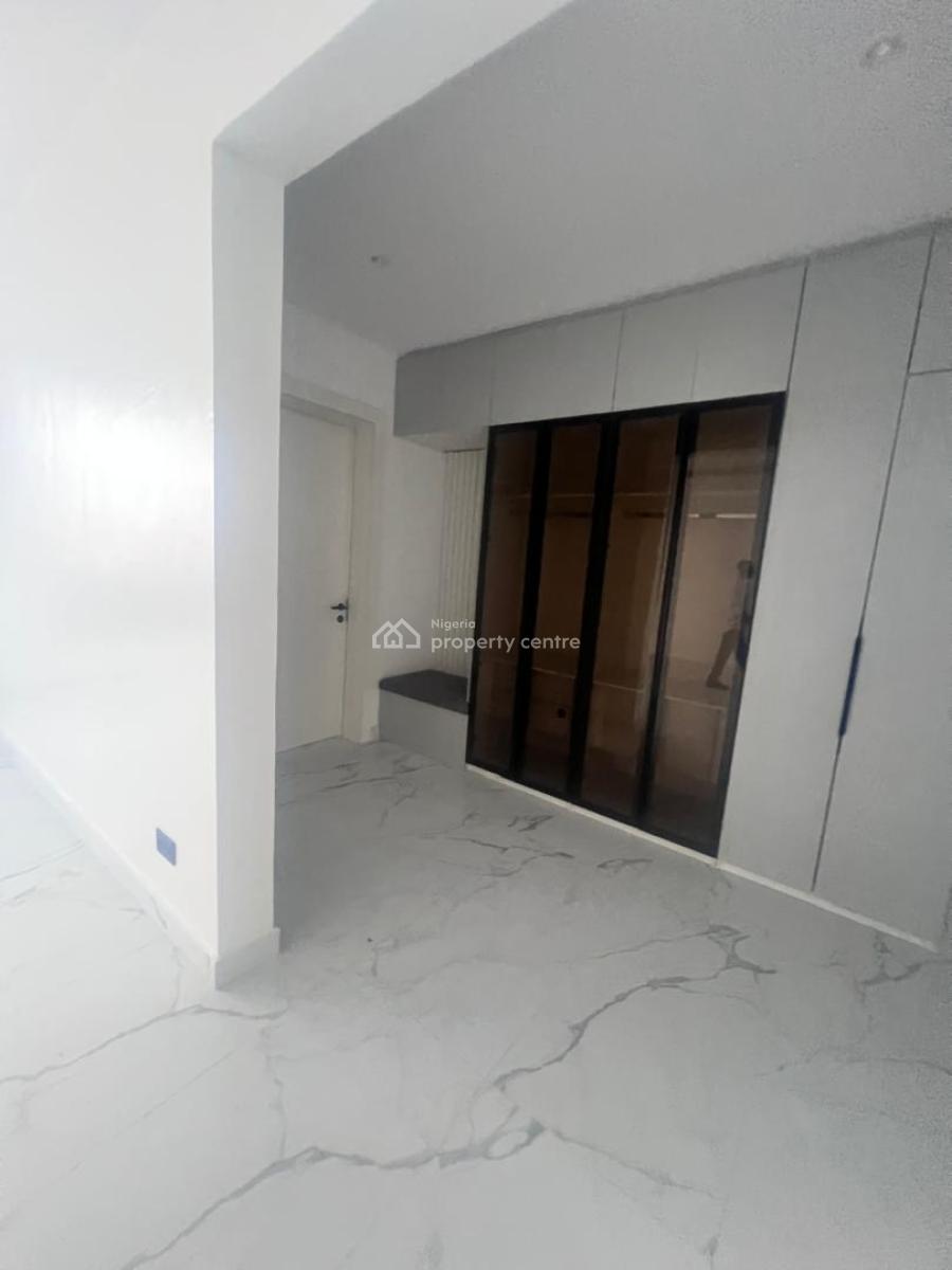 Spacious 5 Bedroom Semi Detached Terrace with Self Compound, Lekki Phase 1, Lekki, Lagos, Semi-detached Duplex for Sale