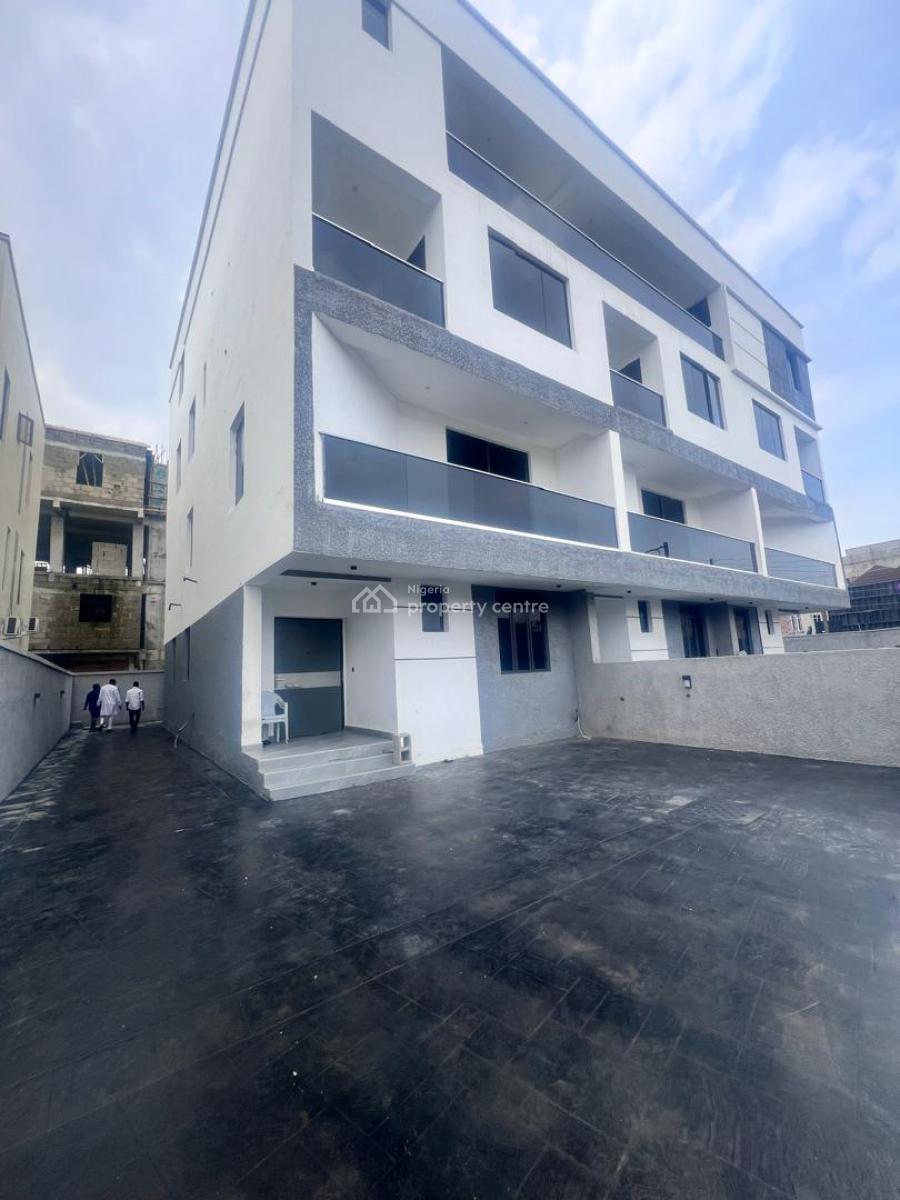 Spacious 5 Bedroom Semi Detached Terrace with Self Compound, Lekki Phase 1, Lekki, Lagos, Semi-detached Duplex for Sale