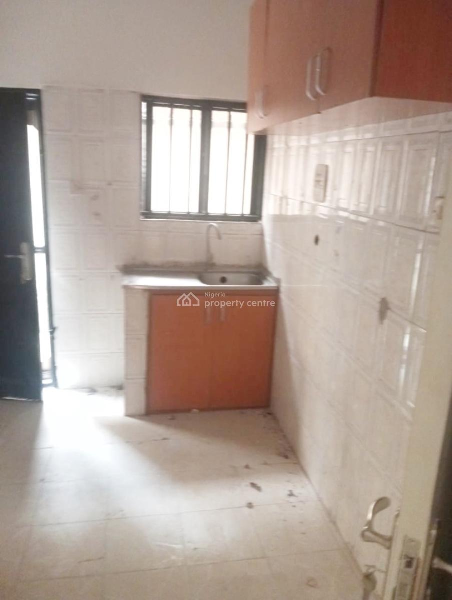 Luxury 3 Bedroom Flat, Gra Phase 2, Magodo, Lagos, Flat / Apartment for Rent