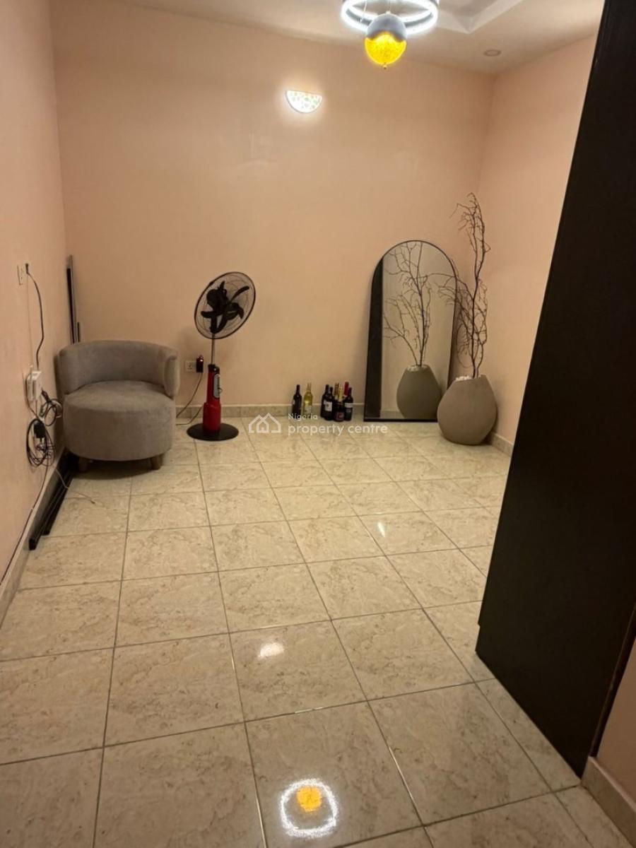 Spacious Unfurnished 2 Bedroom Apartment, Ologolo, Lekki, Lagos, Flat / Apartment for Rent