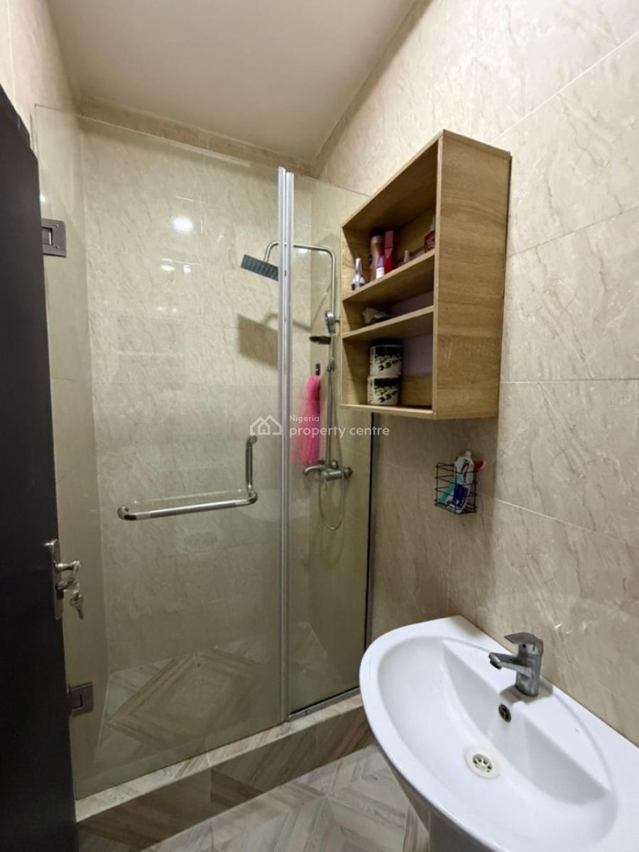 Spacious Unfurnished 2 Bedroom Apartment, Ologolo, Lekki, Lagos, Flat / Apartment for Rent