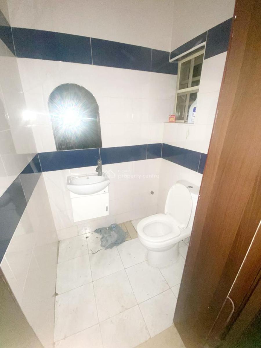 a Well Maintained 5 Bedroom Terrace Duplex with Bq, Gra Phase 1, Magodo, Lagos, Terraced Duplex for Rent