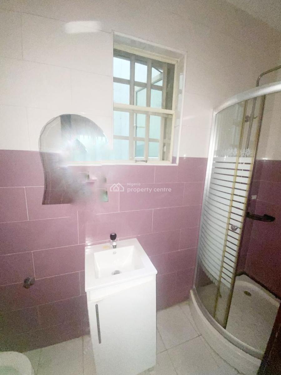 a Well Maintained 5 Bedroom Terrace Duplex with Bq, Gra Phase 1, Magodo, Lagos, Terraced Duplex for Rent