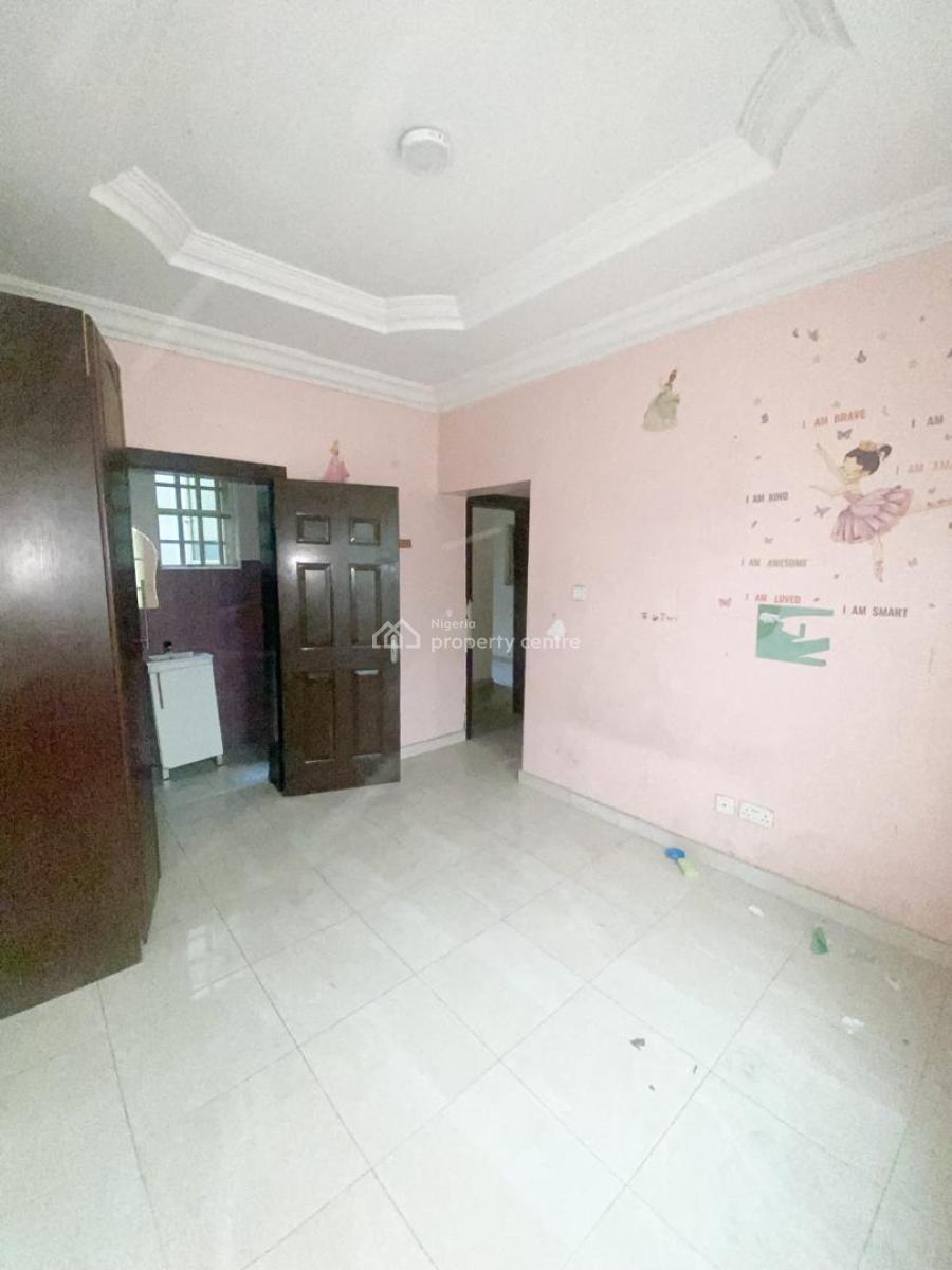 a Well Maintained 5 Bedroom Terrace Duplex with Bq, Gra Phase 1, Magodo, Lagos, Terraced Duplex for Rent