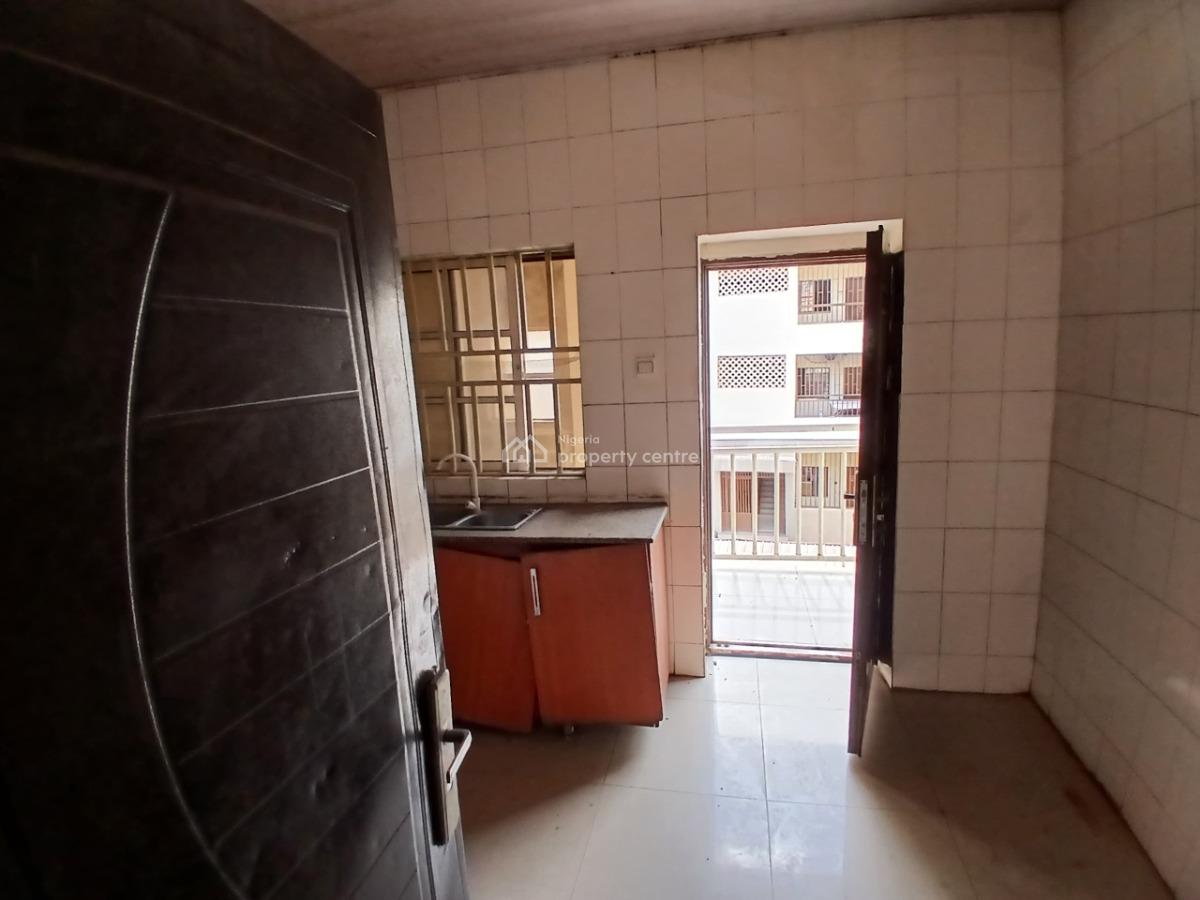 2 Bedroom Flat on The First Floor, Katampe, Abuja, Flat / Apartment for Rent