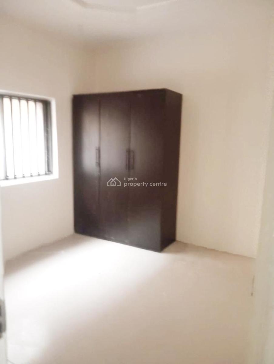 Well Maintained 3 Bedroom Apartment, Gra Phase 2, Magodo, Lagos, Flat / Apartment for Rent