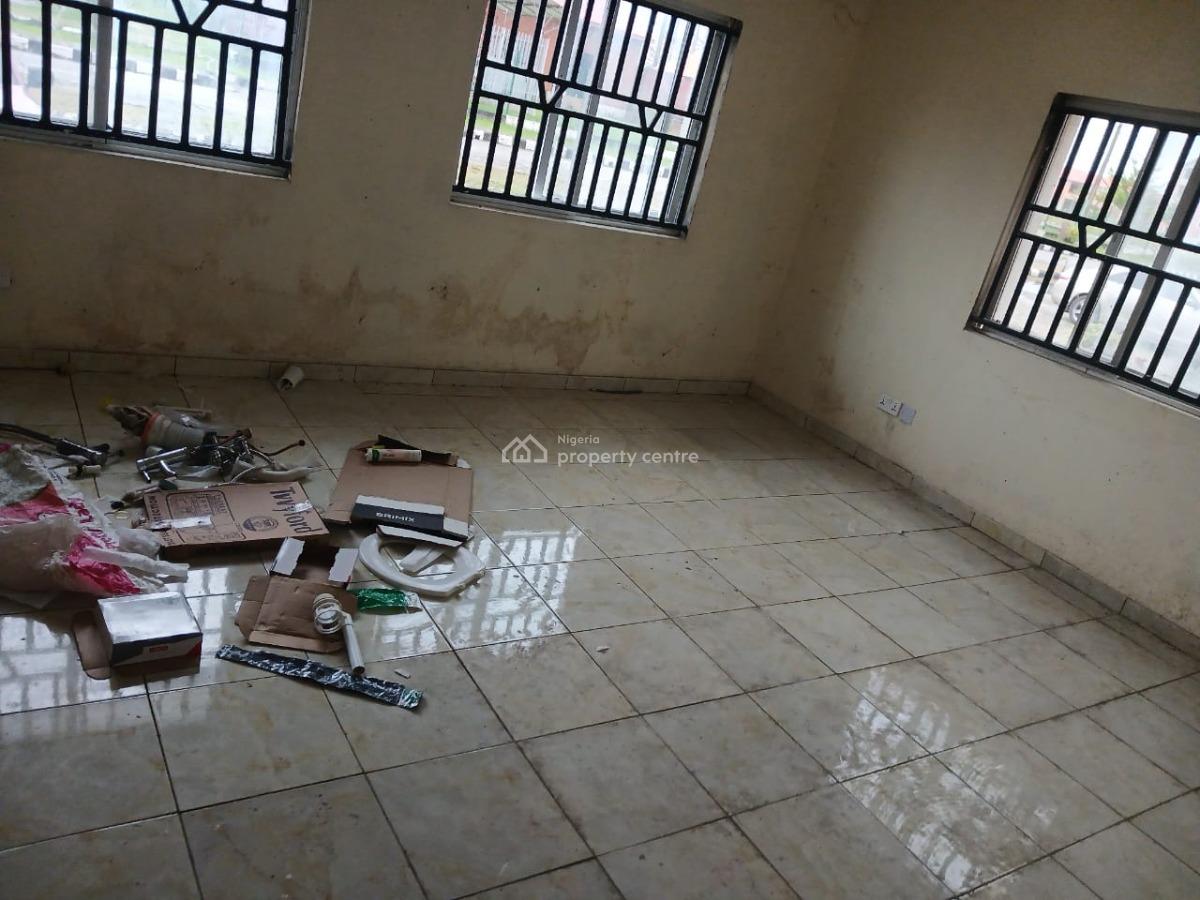 3 Bedroom Flat 3 Toilets 2 Bathrooms Ground Floor, Fashola Housing Estate, Sangotedo, Ajah, Lagos, House for Rent