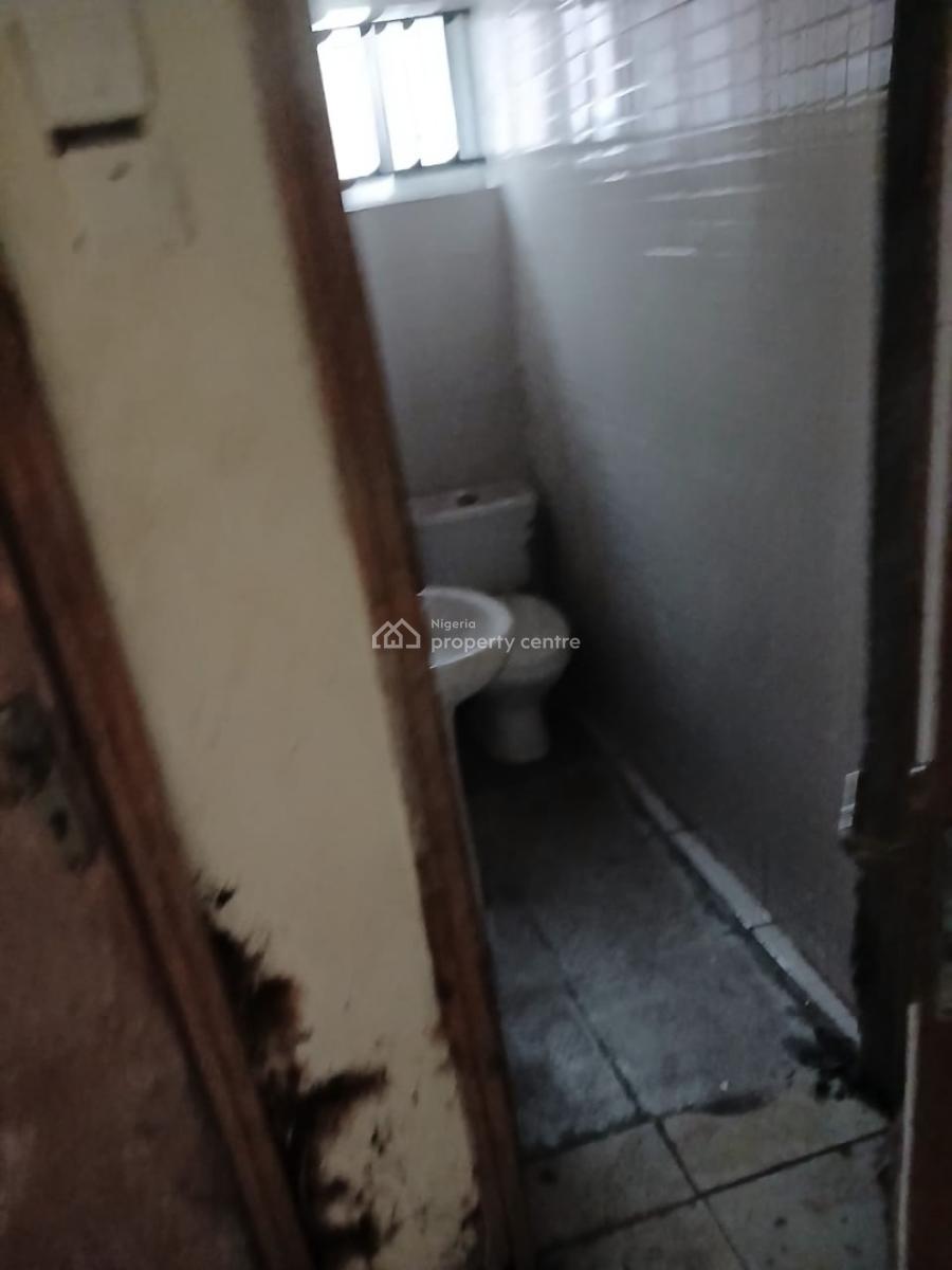 3 Bedroom Flat 3 Toilets 2 Bathrooms Ground Floor, Fashola Housing Estate, Sangotedo, Ajah, Lagos, House for Rent