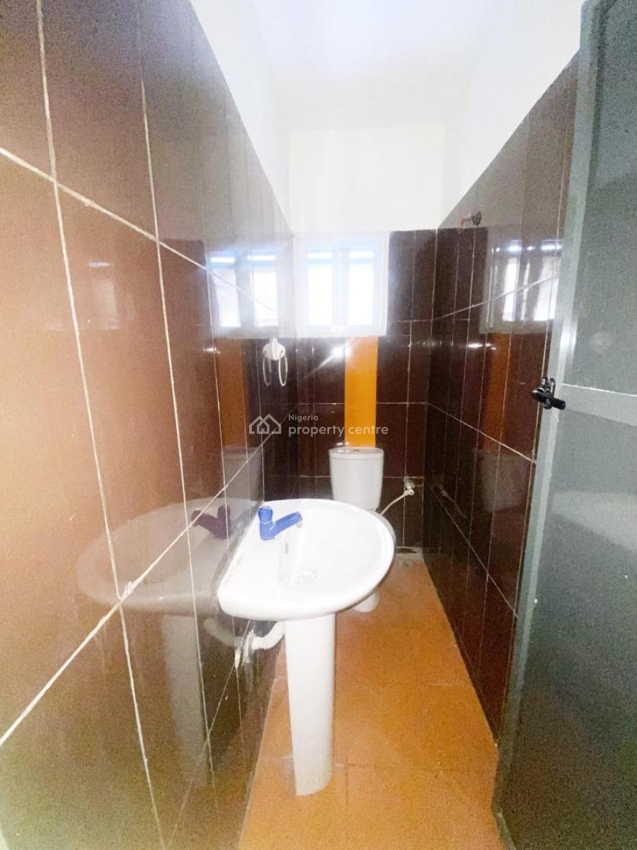 a Well Maintained 3 Bedroom Apartment, Gra Phase 1, Magodo, Lagos, Flat / Apartment for Rent