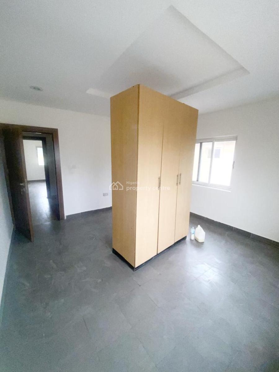 a Well Maintained 3 Bedroom Apartment, Gra Phase 1, Magodo, Lagos, Flat / Apartment for Rent
