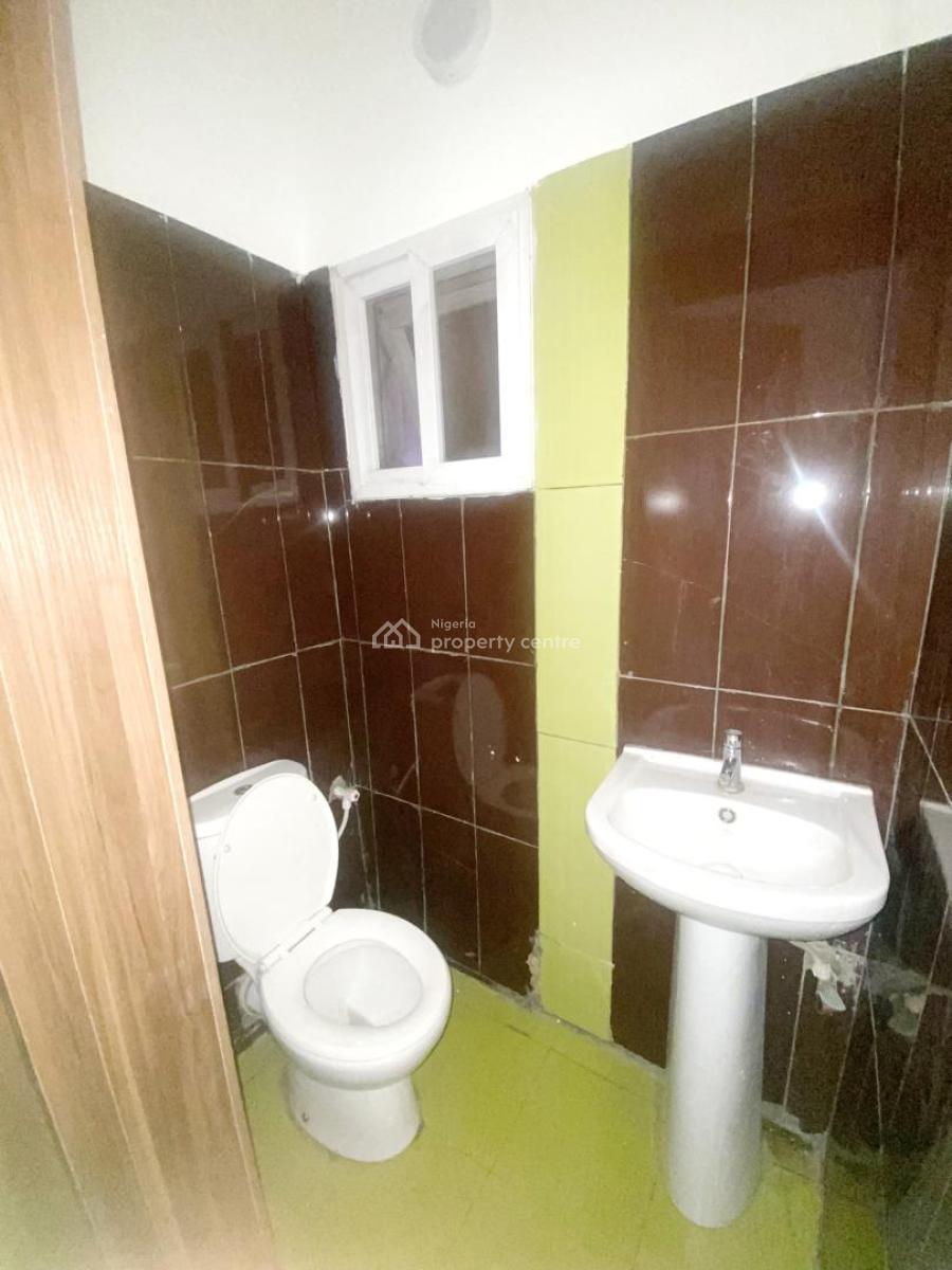 a Well Maintained 3 Bedroom Apartment, Gra Phase 1, Magodo, Lagos, Flat / Apartment for Rent