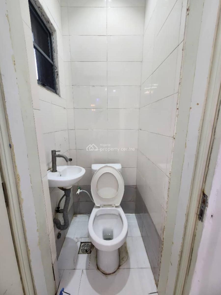 Well Maintained Serviced 2 Bedroom Apartment with Acs & Swimming Pool., Ikate, Lekki Lagos, Ikate, Lekki, Lagos, Flat / Apartment for Rent