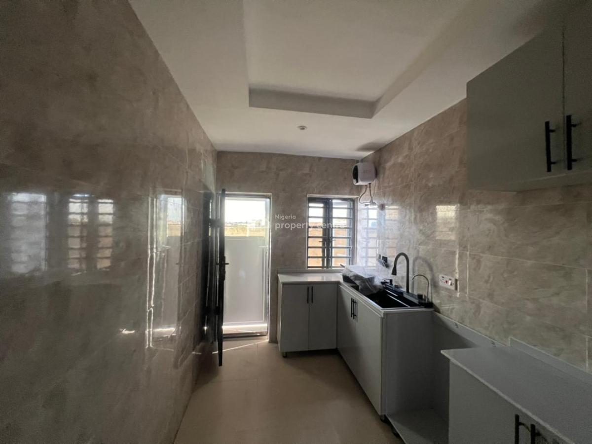 3 Bedroom Penthouse with Elevator, Ologolo, Ologolo, Lekki, Lagos, House for Rent