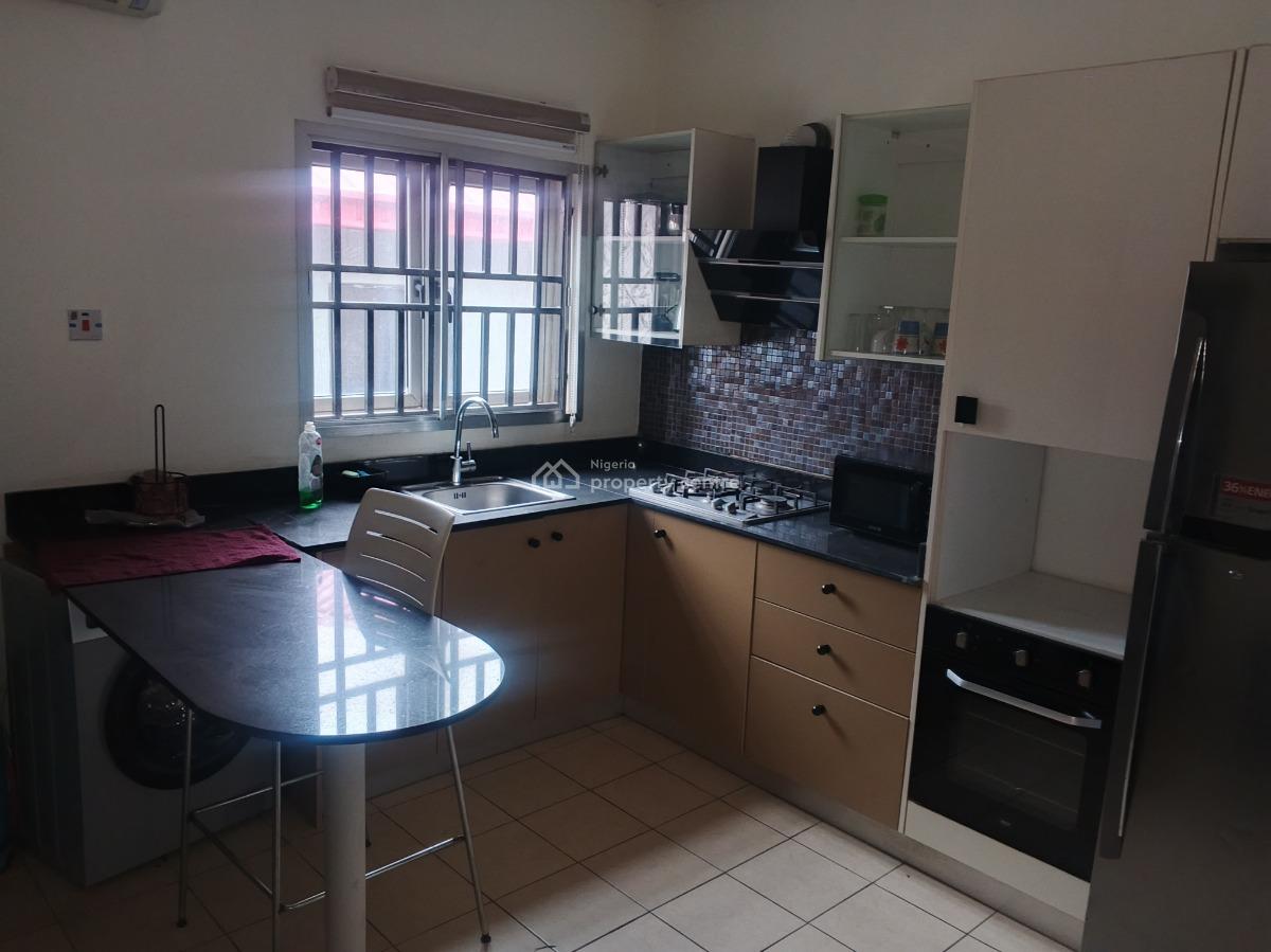 3 Bedrooms Tastefully Finished Fully Furnished 1st Floor Flat, Ologolo, By Dominion Plaza, Lekki Expressway, Lekki, Lagos, Flat / Apartment for Rent